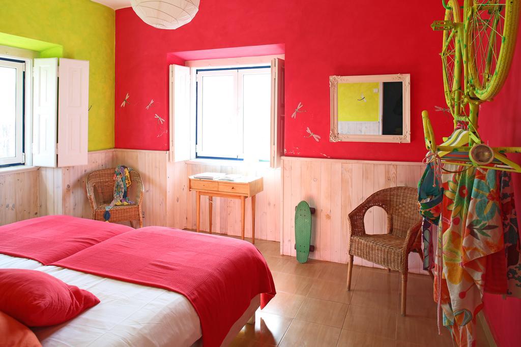 Chill In Ericeira Surf House Hostel Δωμάτιο φωτογραφία