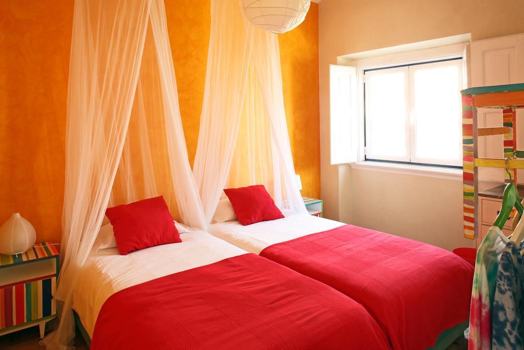 Chill In Ericeira Surf House Hostel Δωμάτιο φωτογραφία